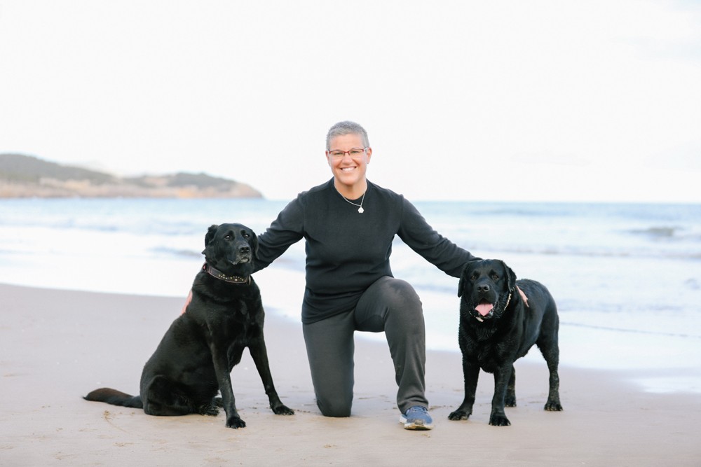 Mónica Corchado con sus perros